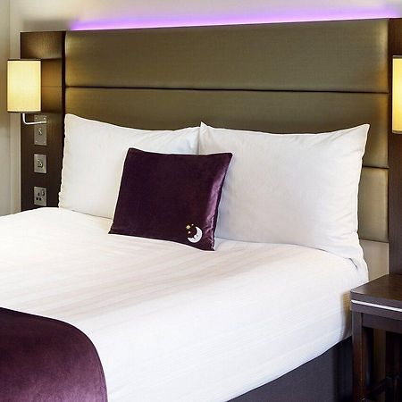 Premier Inn Chelmsford City Centre ภายนอก รูปภาพ