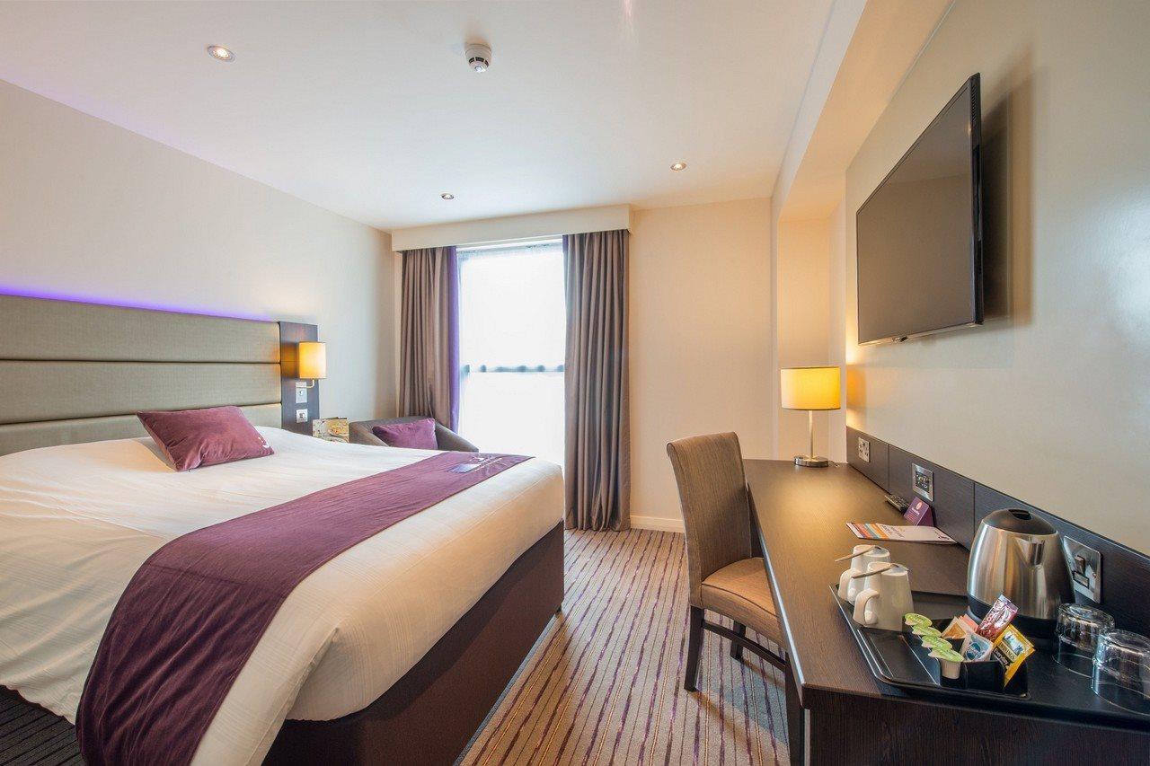 Premier Inn Chelmsford City Centre ภายนอก รูปภาพ
