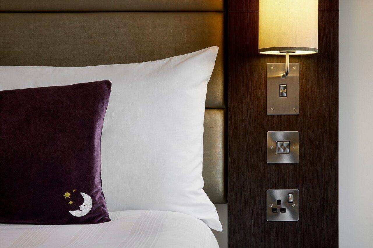 Premier Inn Chelmsford City Centre ภายนอก รูปภาพ